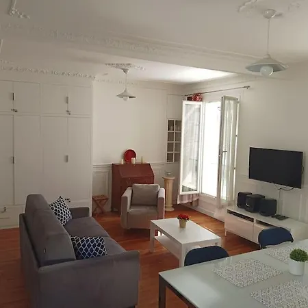 15 Tour Eiffel Cosy Apartment